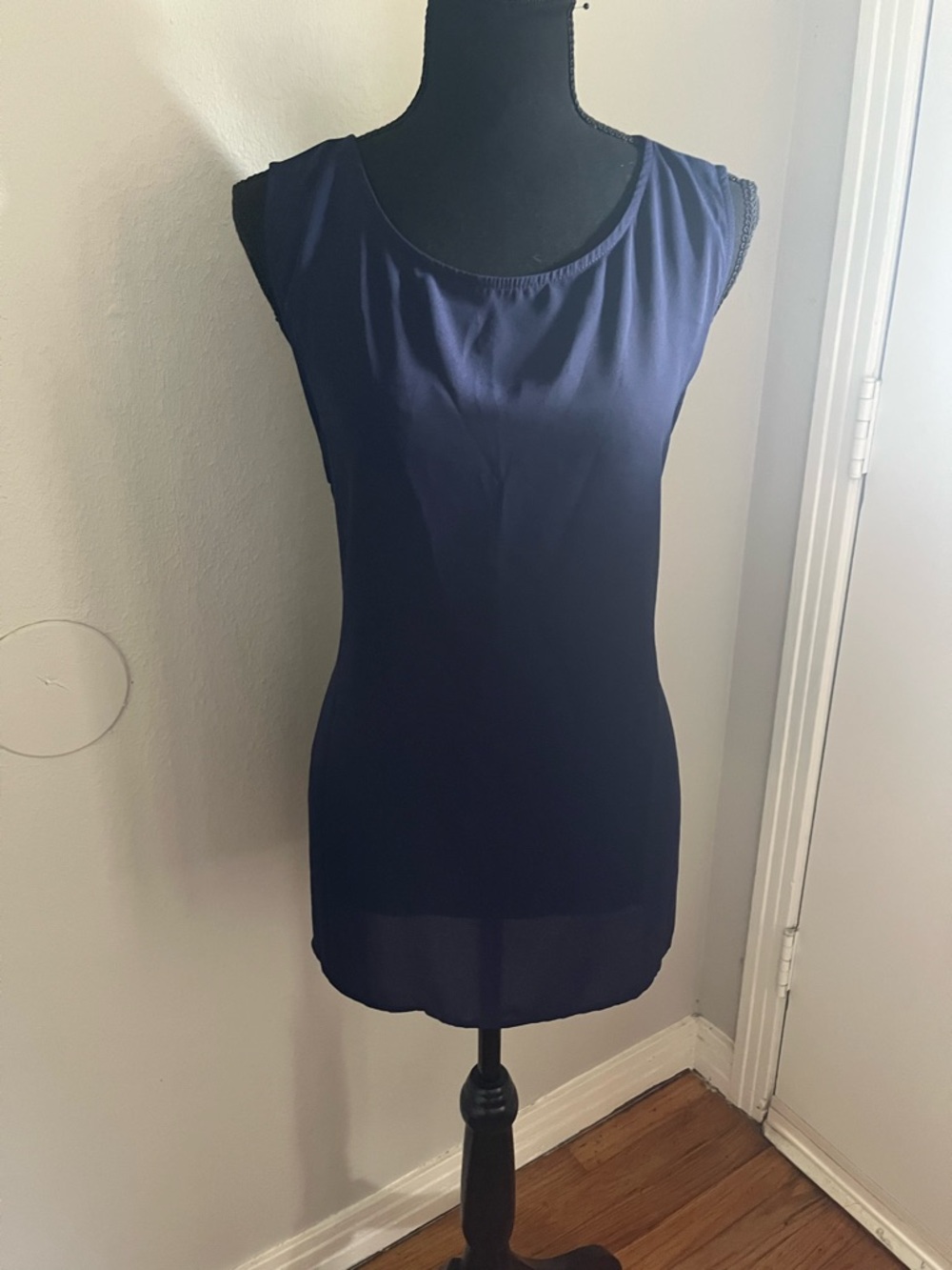 West Kei Sleeveless Navy Blue Women's Shell Top with Tie Back NWT Size XL